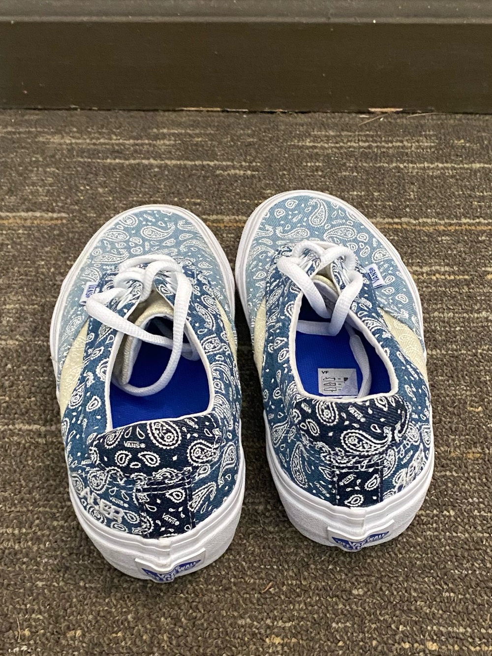 Vans Women Paisley Blue Low-Top Sneakers Size 6 Skateboard - Picture 3 of 7